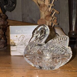 Avenue Clear Crystal Swan Dish